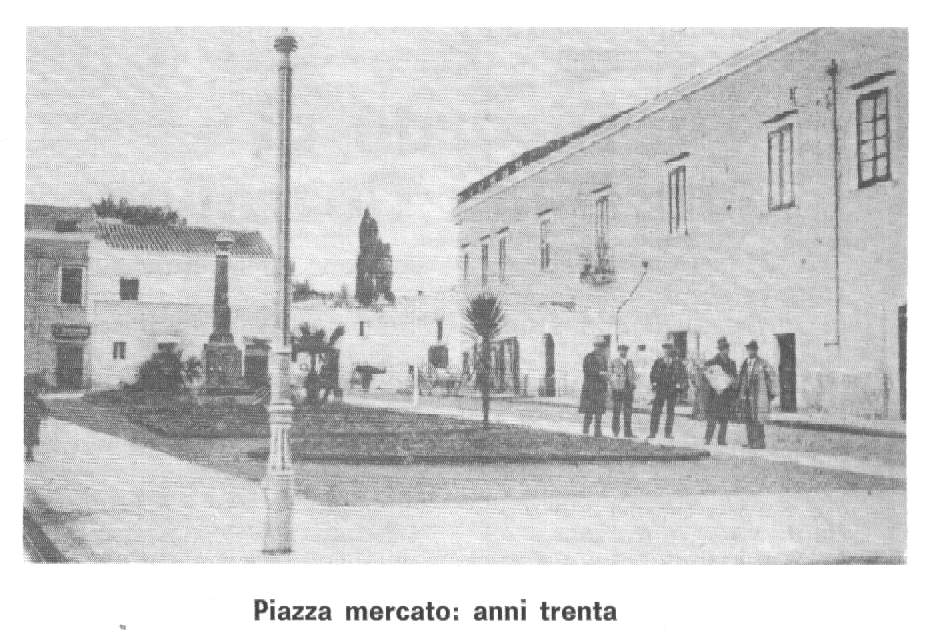 Piazza Mercato negli anni 1930